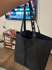 Yelloe Women’s Tote Bag