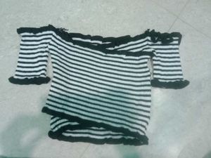 Women&#39;s Regular fit Ribbed Off-Shoulder Smocked Sh