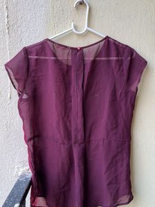 SET Of 2 brand new top 😍