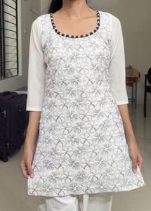 White Floral Embroidered Kurti