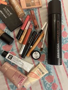 MAKEUP SET 18 ITEMS INCLUDED