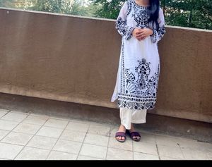 Elegant White Embroidered Kurta