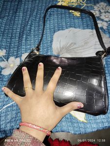 Black Slingbag