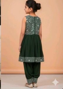 Girls Green Printed Kurta Set