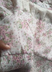 Floral Print Blouse with puff sleeves