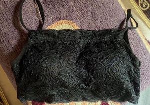 BLACK LACE PADDED BRA