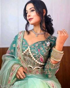 Partywear Stylish saree 💚