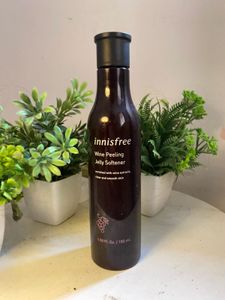 Innisfree wine peeling jelly softener