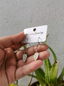 Nature-Inspired Leaf Dangle Earrings Set