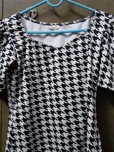 Patterned Women&#39;s Top