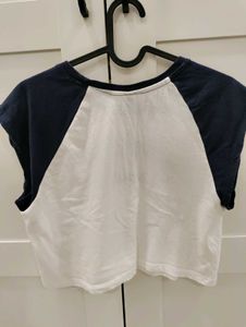 H&amp;M White And Blue Printed Crop Top