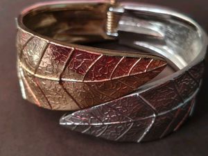 fancy Two Tone Leaf Kada