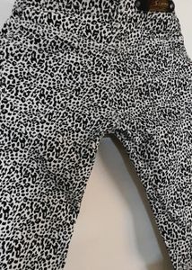 Black White Combination Jeans 👖 (Women&#39;s)