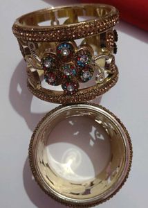Elegant Gold-Tone Bangle Set