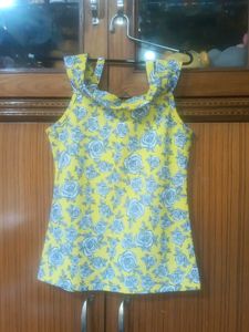 I M Selling Yellow Crop Top For Party Wear