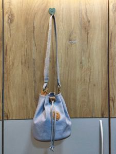 Blue Leather Bucket Bag 🌸