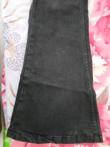 Zudio Flared Black Jeans
