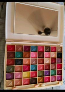 BELLA KEEN Eyeshadow Palette