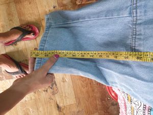 Stylish Light Wash Cargo Jeans