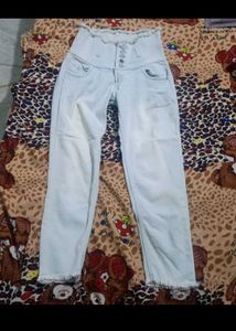 Women&#39;s Joggers And Jeans Combo.