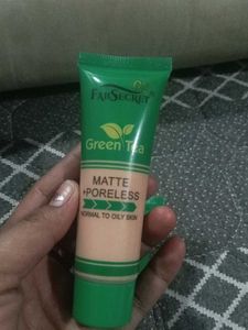 Fabsecret green Tea Foundation