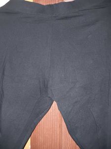 Black Leggings - Size Medium
