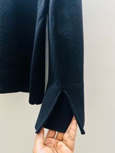 Black V-Neck Long Sleeve Jumper