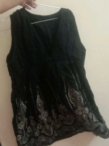 Black Sleeveless Paisley Dress