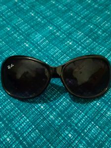 Ray-Ban Sunglasses + free lipstick 💄