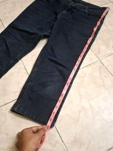 Dark Wash Cropped Jeans