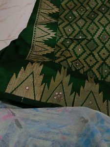 Saree With Gold Blouse