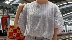 Grey Textured Free Size Top With Extended Sleeves