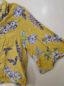NUON Mustard Flower Top