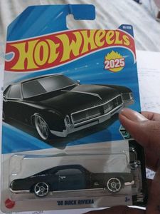 Hot Wheels '66 Buick Riviera