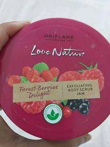 Oriflame Love Nature Body Scrub