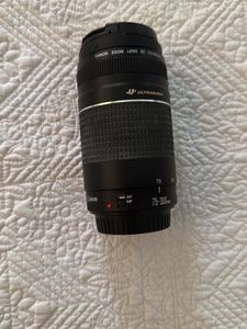 Canon EF75-300mm f/4-5.6 III Lense