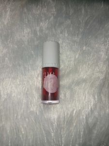 benefit Red lip &cheeks tint (red)