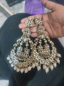 Noora Chandbali Earring