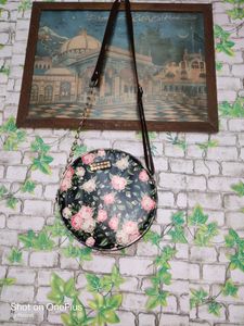Beautiful Floral Sling Bag 😍
