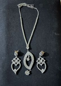 Artificial Party Wear Earring With Neckpiece Set.