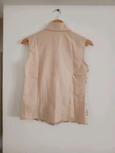 Geometric Sleeveless Button-Up