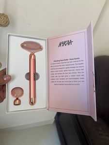 Nykaa Vibrating Face Roller With Under eye Massager In Rose Quartz