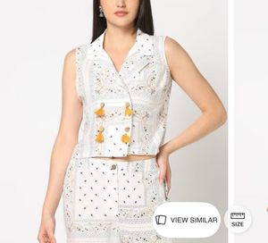 Trendy Sleeveless Crop Top