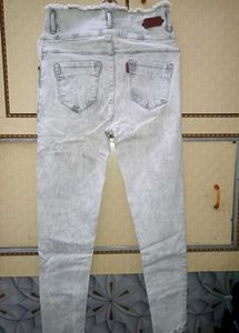 Gray High-Waisted Jeans