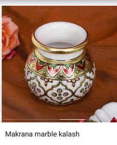 Makrana Marble Kalash