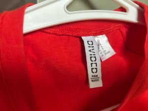 H&amp;M solid red crop tee