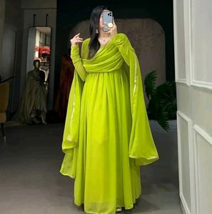 New Stayle Beautiful Pakistani Anarkali Gown Dress