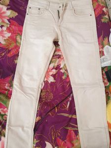 Accite Cream Jeans