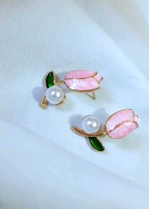 New Tulip- Pearl Earring