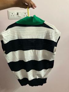 Sleeveless Collar Top